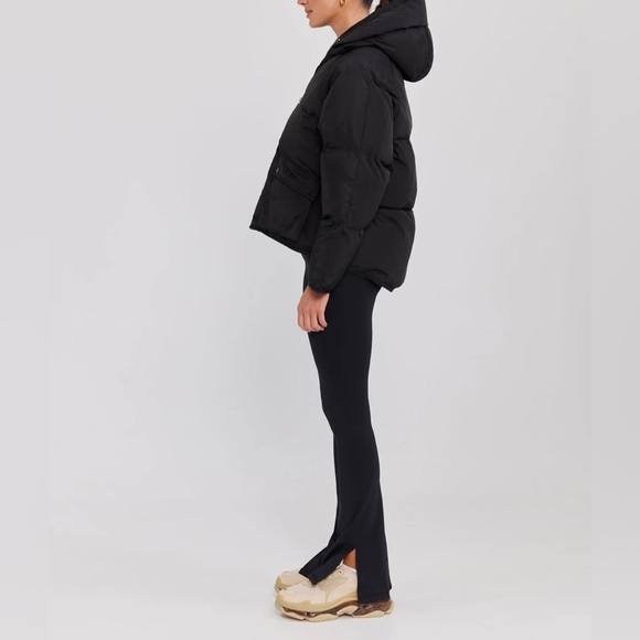 NWT Revolve Toast Society Pluto Puffer Jacket - Picture 6 of 13